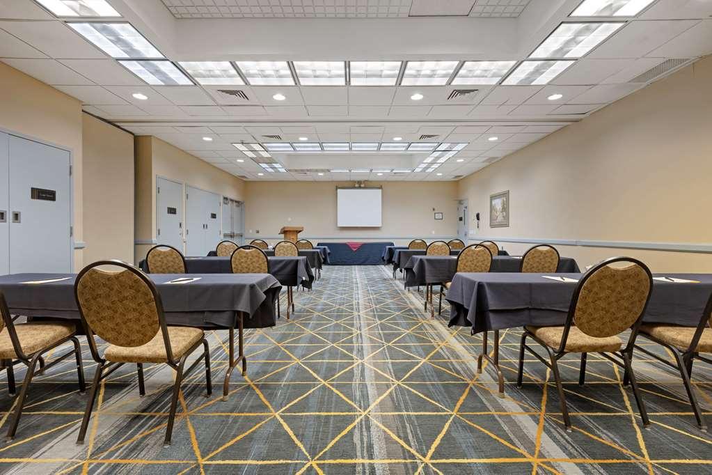 The Lux Hotel & Conference Center, Ascend Hotel Collection Waterloo Facilities photo