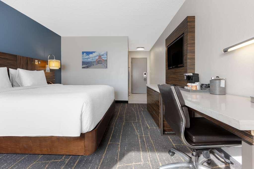 The Lux Hotel & Conference Center, Ascend Hotel Collection Waterloo Room photo